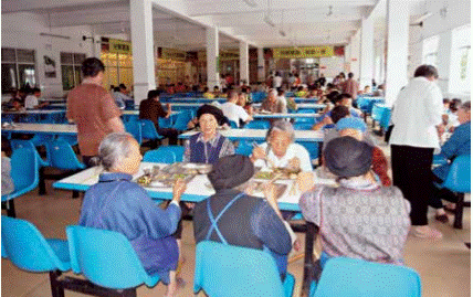 6月26日，江油市 集中安置点为受灾群众提供饮食（四川省民政厅? 提供）.PNG